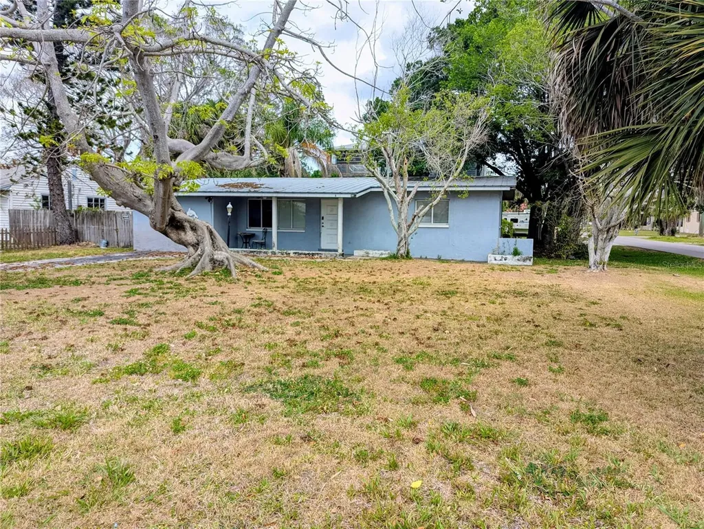 7001 & 7011 Hibiscus Avenue S South Pasadena FL 33707