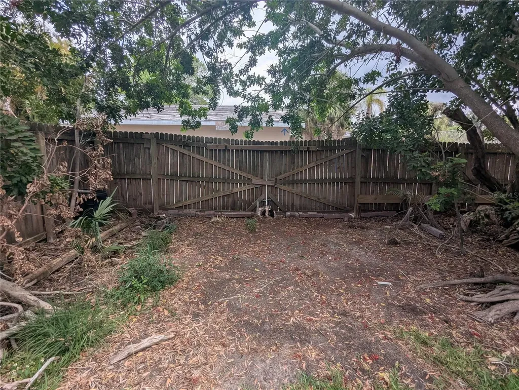 7001 & 7011 Hibiscus Avenue S South Pasadena FL 33707