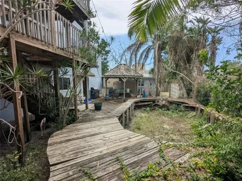7001 & 7011 Hibiscus Avenue S South Pasadena FL 33707