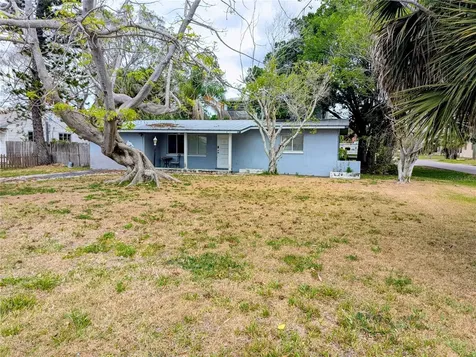 7001 & 7011 Hibiscus Avenue S South Pasadena FL 33707