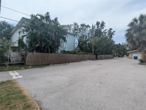 7001 & 7011 Hibiscus Avenue S South Pasadena FL 33707