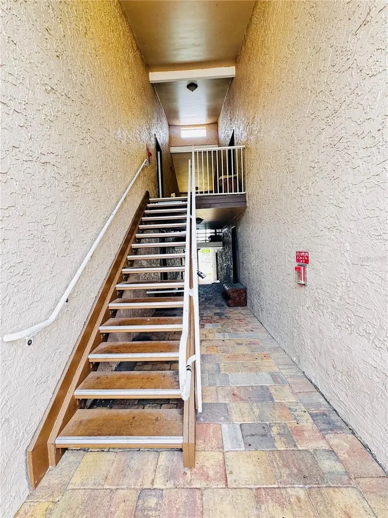155 Pearl Lake Causeway Altamonte Springs FL 32714