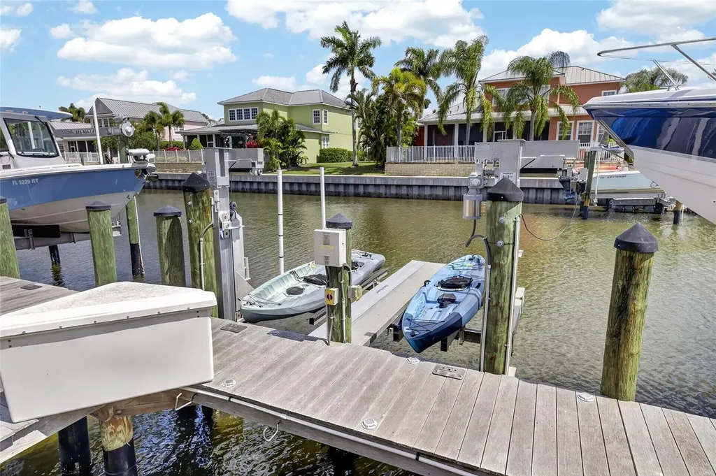 613 Balibay Road Apollo Beach FL 33572