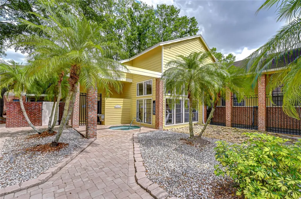 8723 Fancy Finch Drive Tampa FL 33614