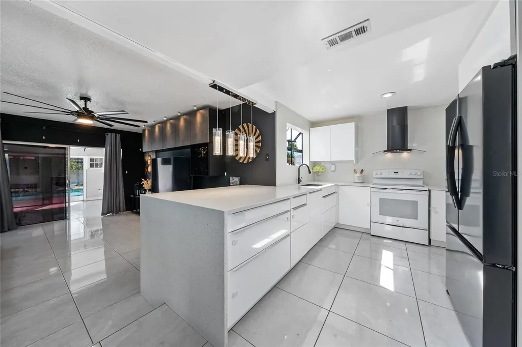 211 S Shadow Bay Drive Orlando FL 32825