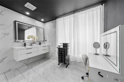 211 S Shadow Bay Drive Orlando FL 32825