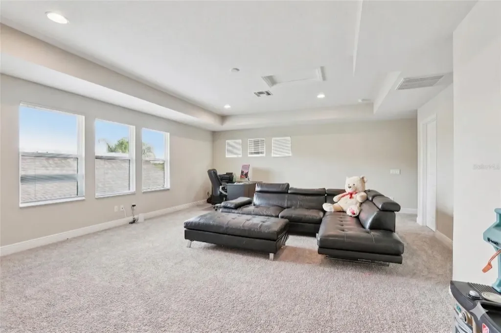 10740 Pleasant Knoll Drive Tampa FL 33647