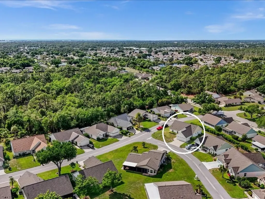 322 Falling Waters Lane Englewood FL 34223