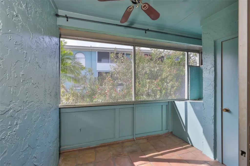284 115th Avenue N St Petersburg FL 33716