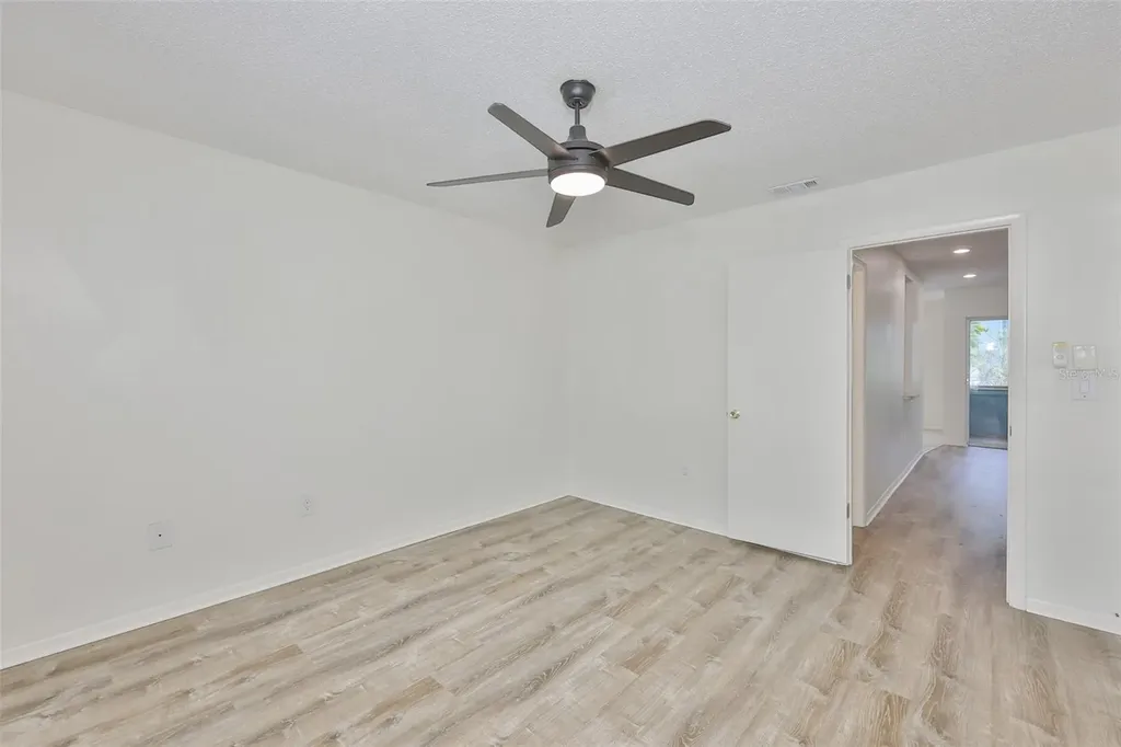 284 115th Avenue N St Petersburg FL 33716