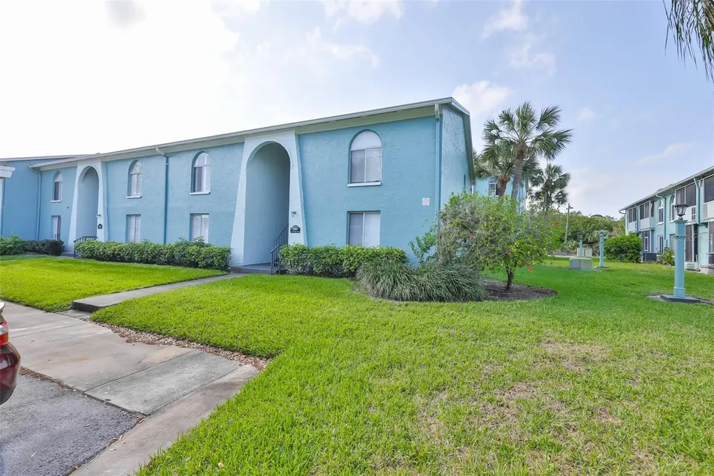 284 115th Avenue N St Petersburg FL 33716