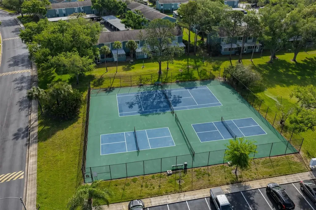 284 115th Avenue N St Petersburg FL 33716