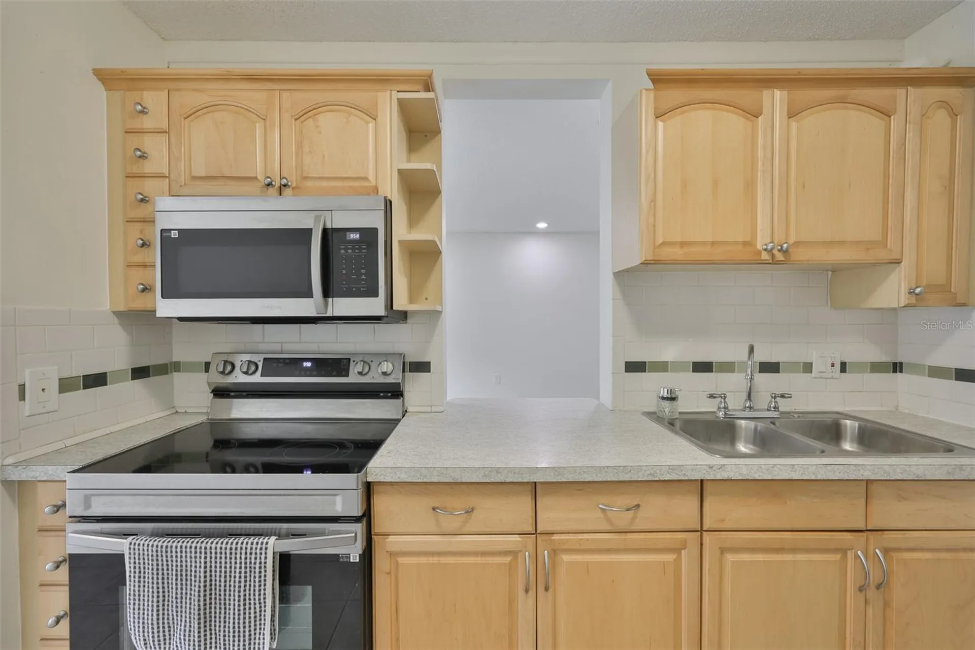 284 115th Avenue N St Petersburg FL 33716