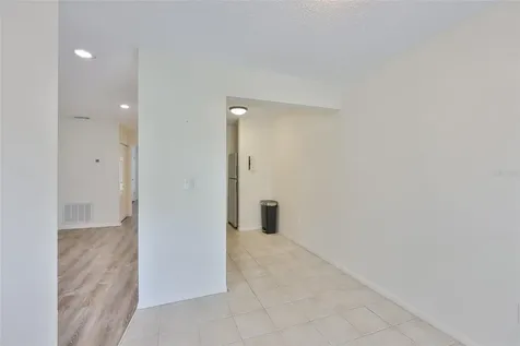 284 115th Avenue N St Petersburg FL 33716