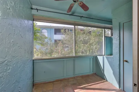 284 115th Avenue N St Petersburg FL 33716