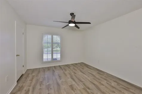 284 115th Avenue N St Petersburg FL 33716