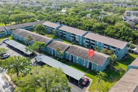 284 115th Avenue N St Petersburg FL 33716