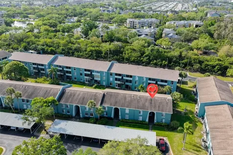 284 115th Avenue N St Petersburg FL 33716
