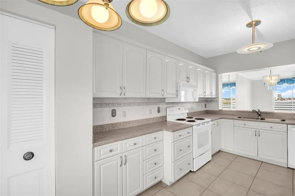 7932 Sailboat Key Boulevard S South Pasadena FL 33707