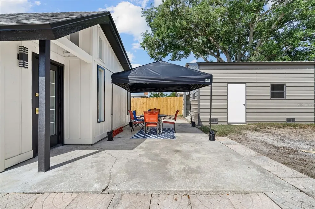 8335 Galewood Circle Tampa FL 33615