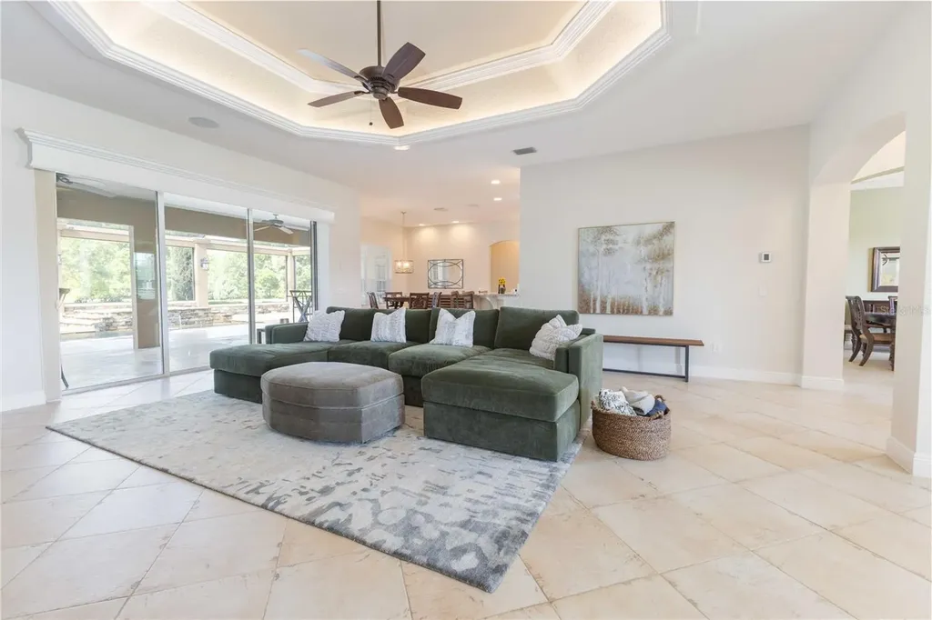 10517 NE 27th Street Oxford FL 34484