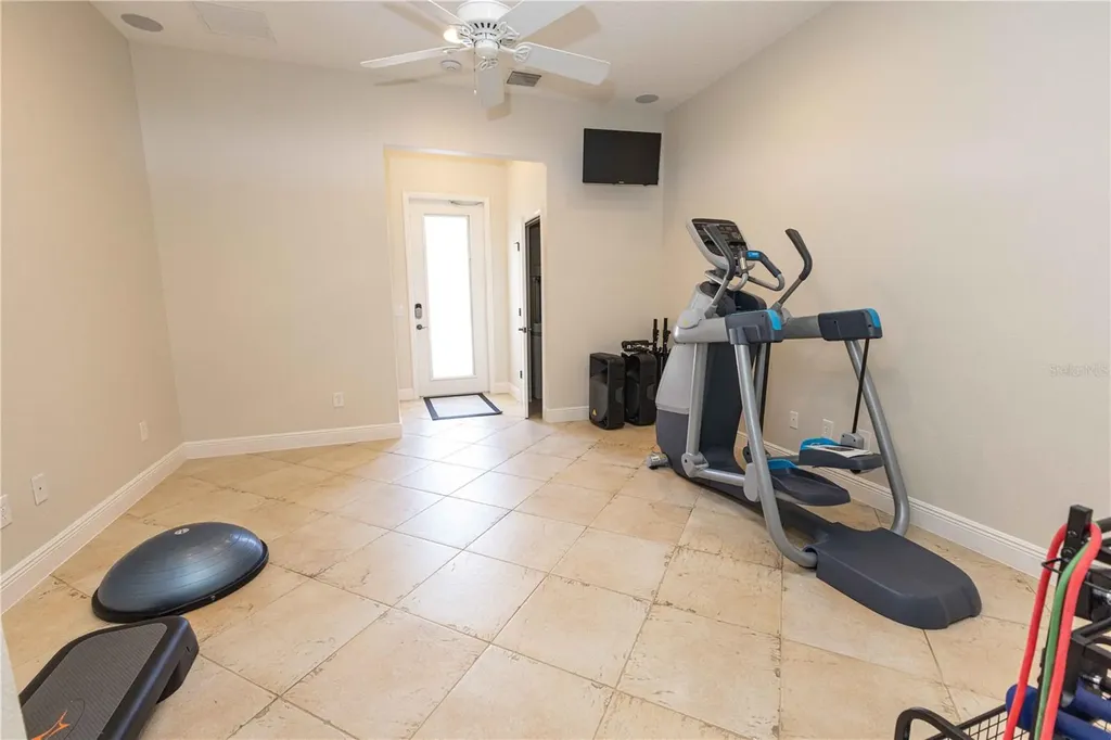 10517 NE 27th Street Oxford FL 34484