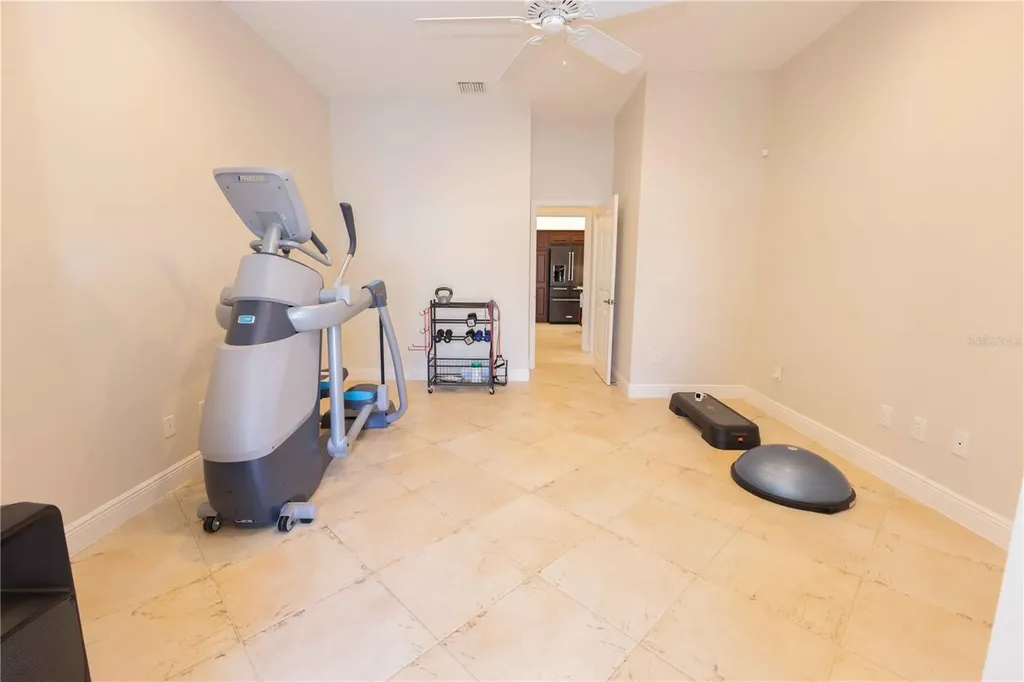 10517 NE 27th Street Oxford FL 34484