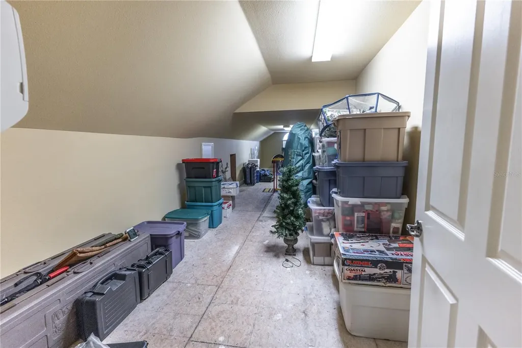 10517 NE 27th Street Oxford FL 34484