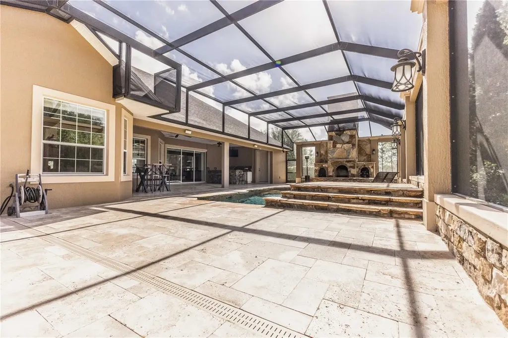 10517 NE 27th Street Oxford FL 34484