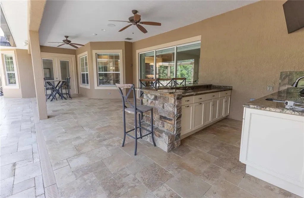 10517 NE 27th Street Oxford FL 34484