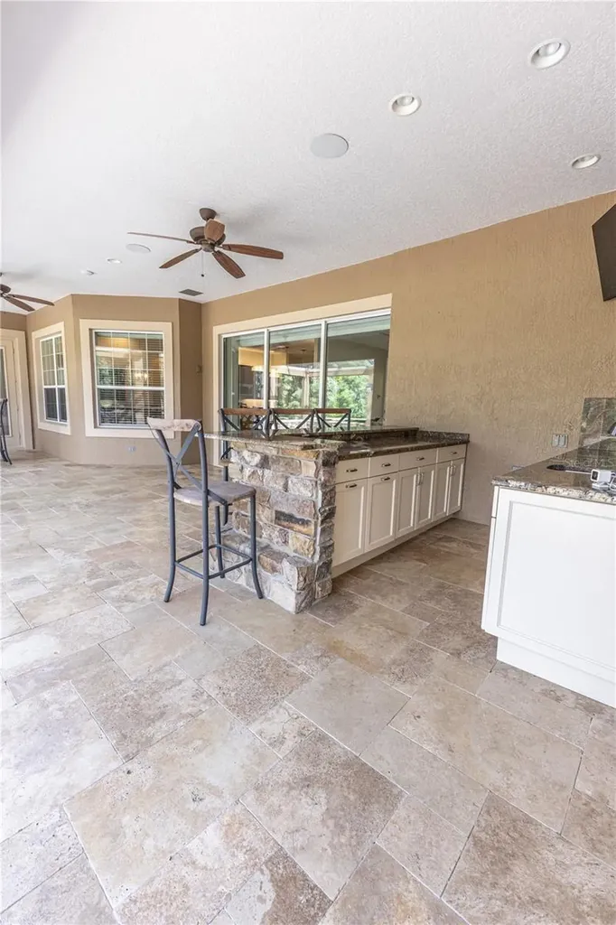 10517 NE 27th Street Oxford FL 34484