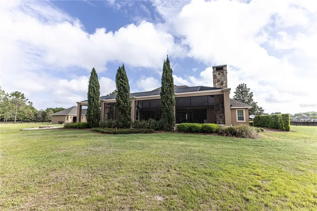 10517 NE 27th Street Oxford FL 34484