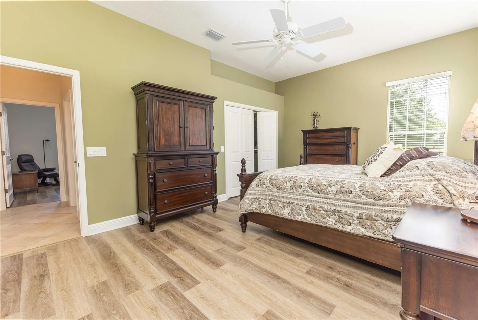 10517 NE 27th Street Oxford FL 34484