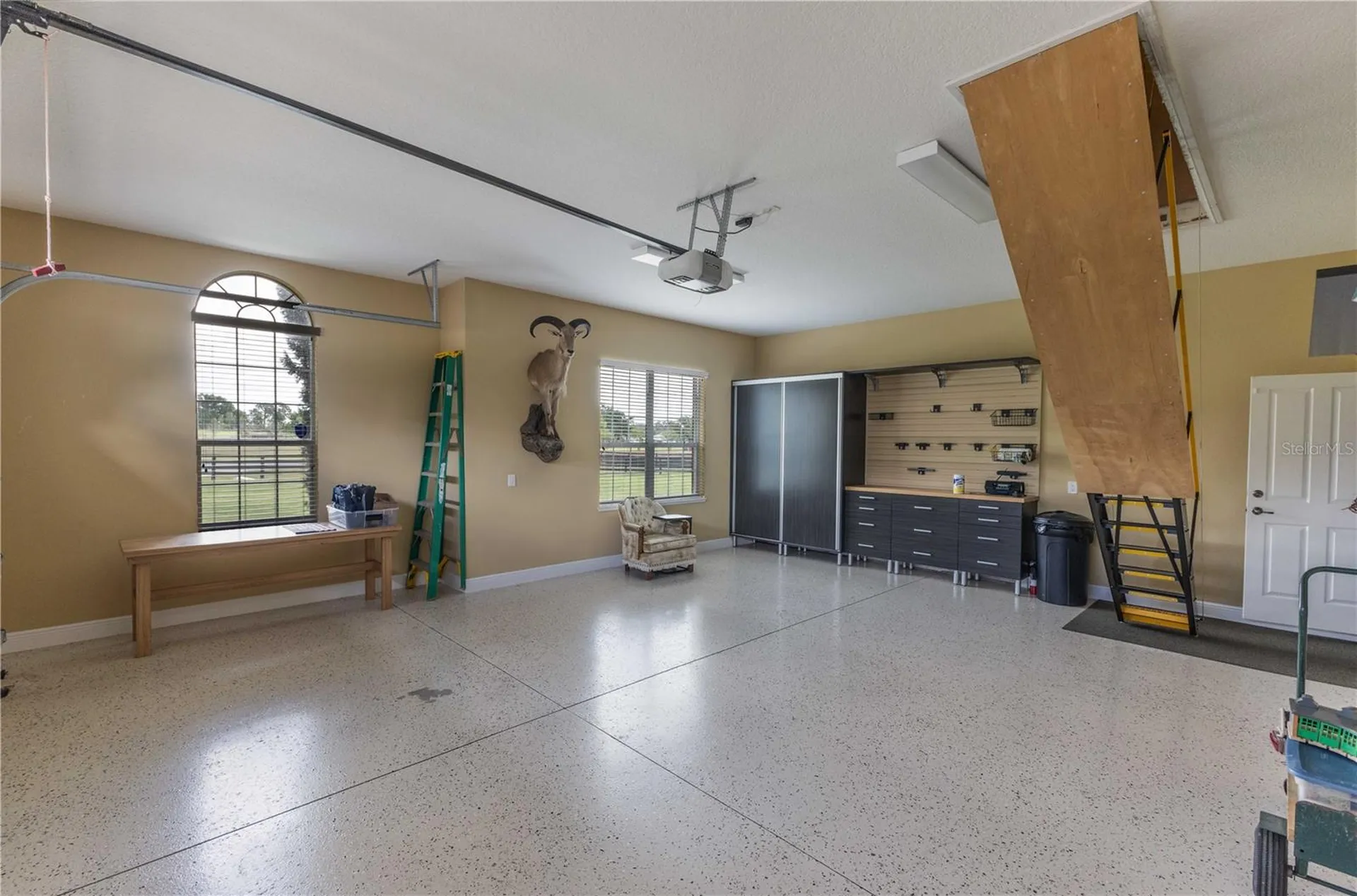 10517 NE 27th Street Oxford FL 34484