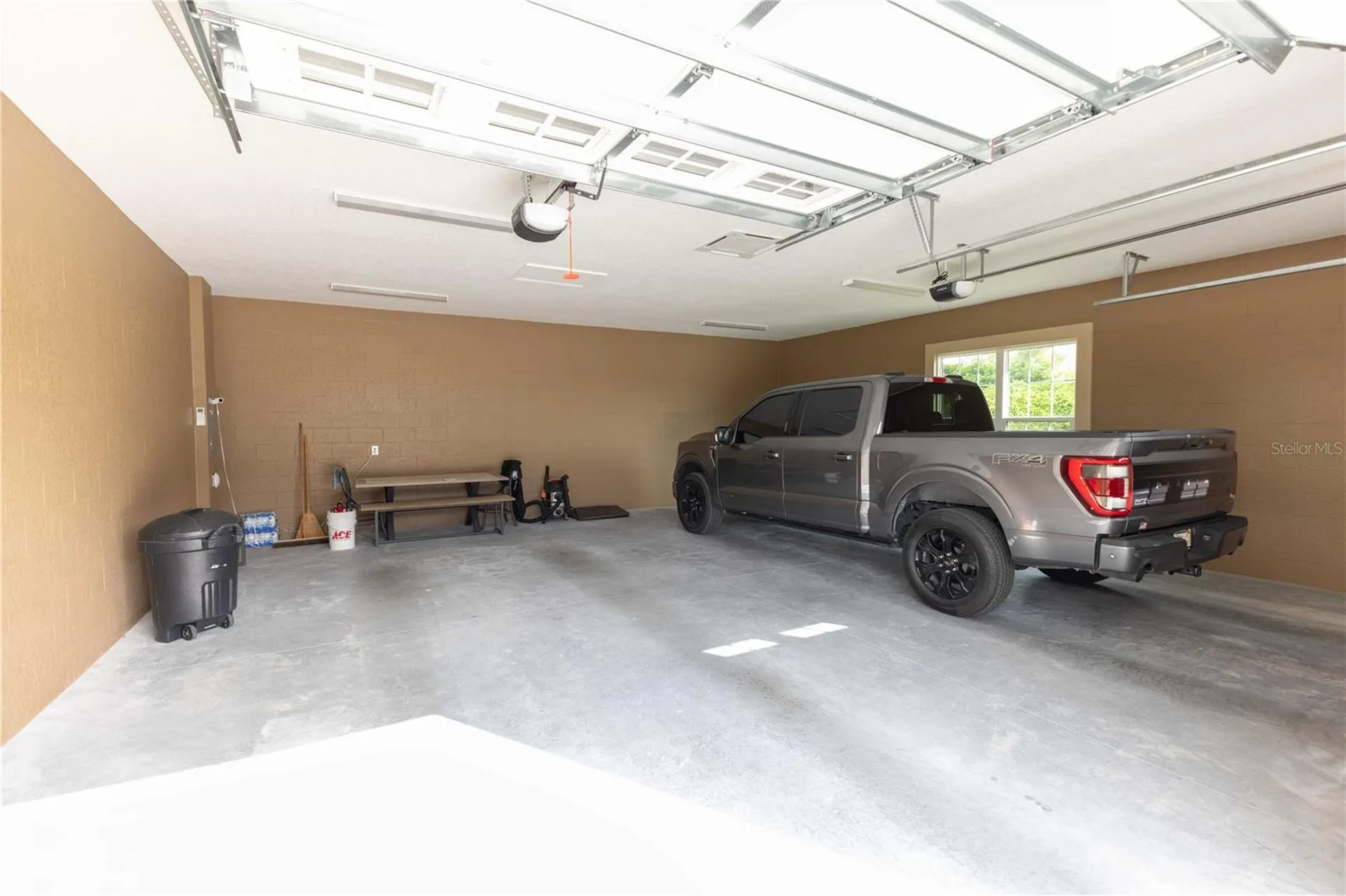 10517 NE 27th Street Oxford FL 34484