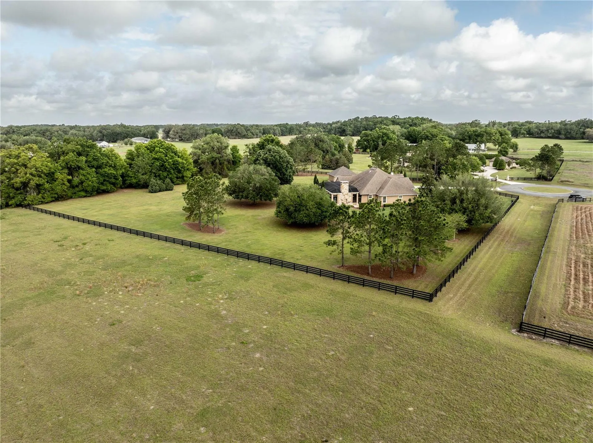 10517 NE 27th Street Oxford FL 34484
