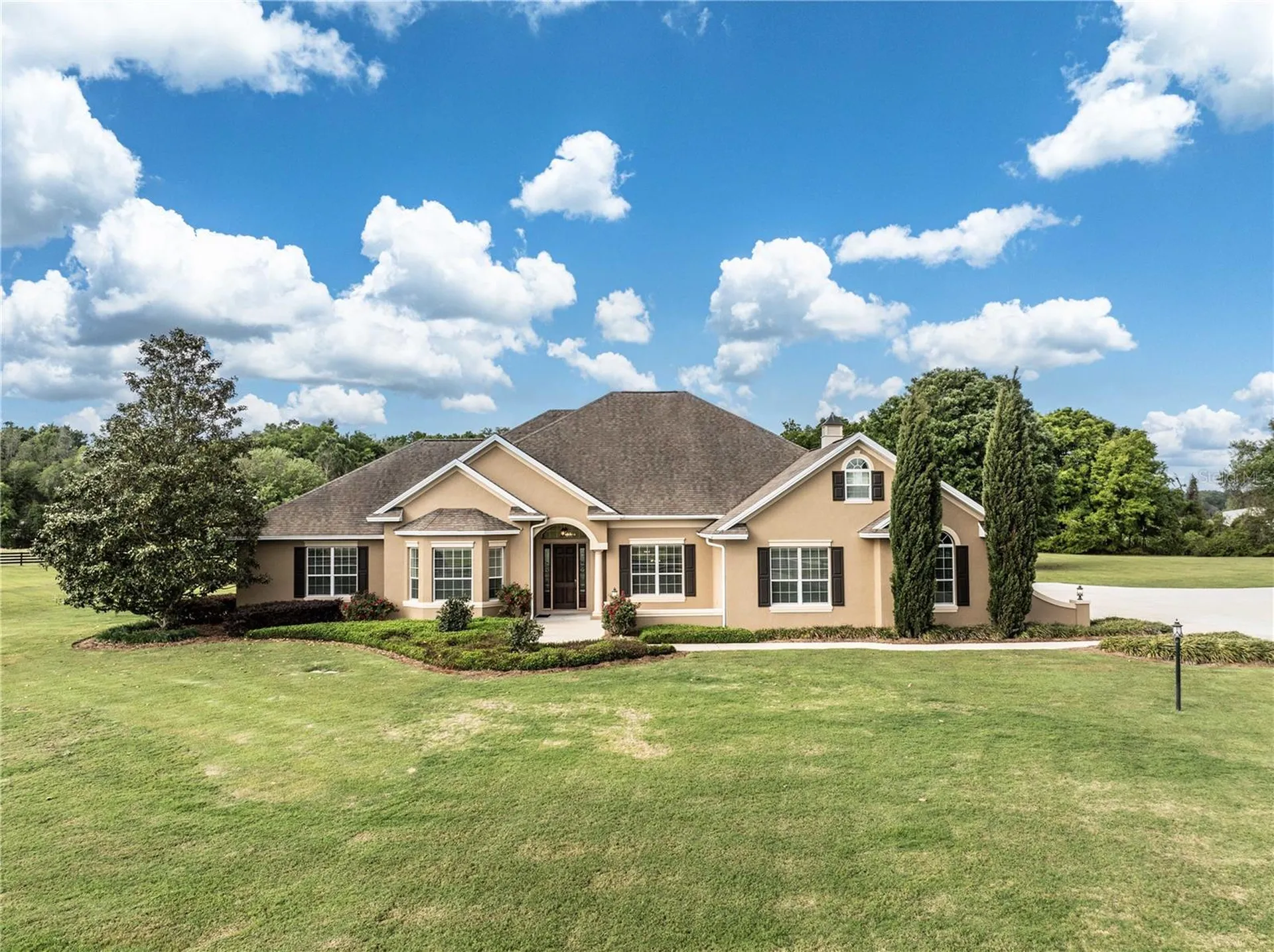 10517 NE 27th Street Oxford FL 34484