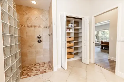 10517 NE 27th Street Oxford FL 34484