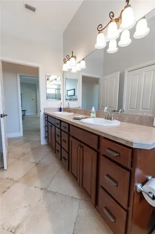 10517 NE 27th Street Oxford FL 34484