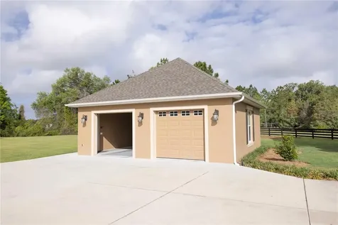 10517 NE 27th Street Oxford FL 34484