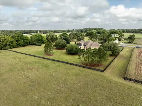 10517 NE 27th Street Oxford FL 34484