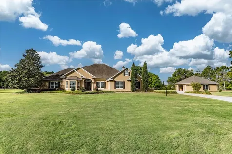 10517 NE 27th Street Oxford FL 34484