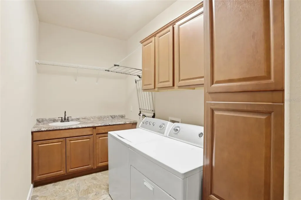 877 Haring Lane Mount Dora FL 32757