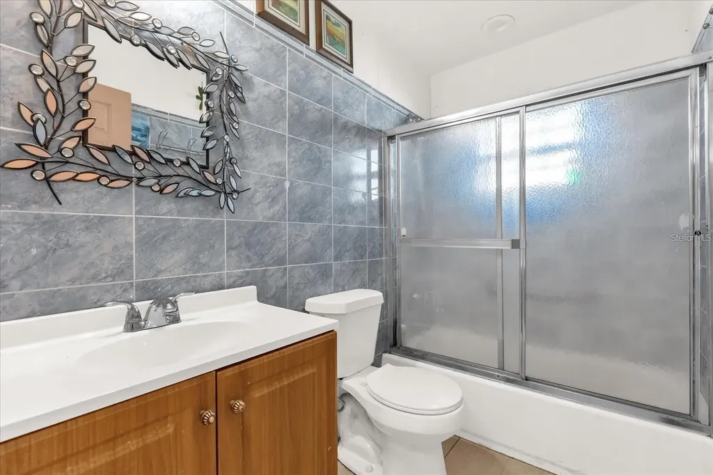 910 W Rich Drive Mount Dora FL 32757
