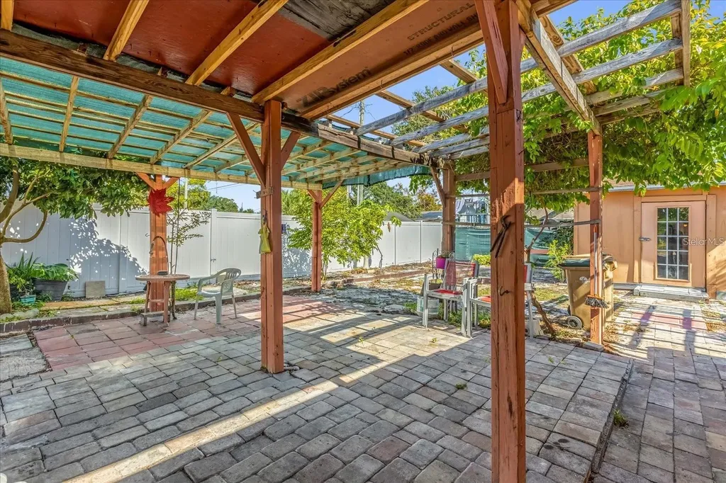 910 W Rich Drive Mount Dora FL 32757
