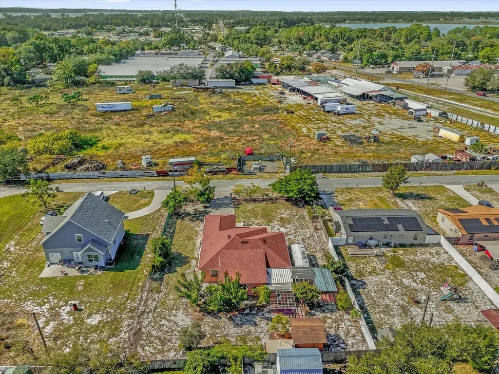 910 W Rich Drive Mount Dora FL 32757