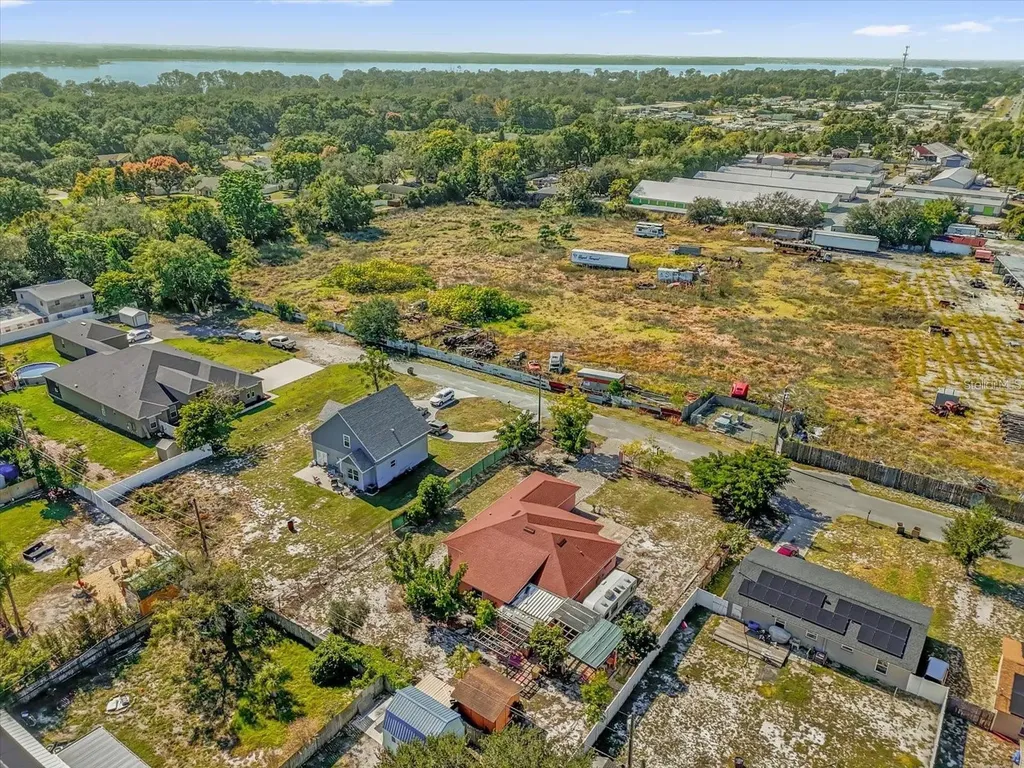 910 W Rich Drive Mount Dora FL 32757