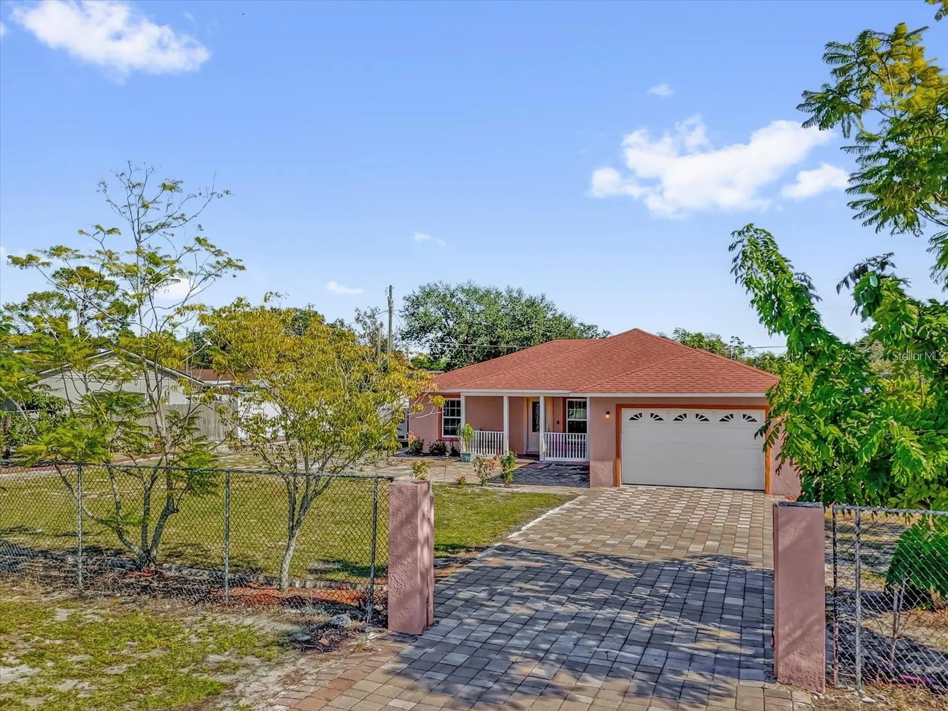 910 W Rich Drive Mount Dora FL 32757