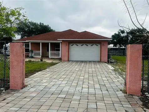 910 W Rich Drive Mount Dora FL 32757