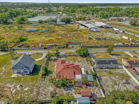 910 W Rich Drive Mount Dora FL 32757